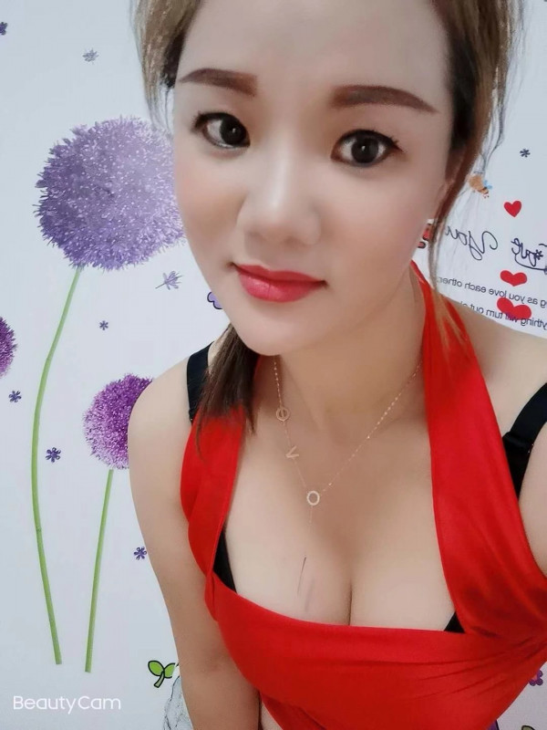 白云黄边欣悦